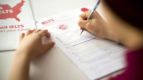 So sánh thi IELTS trên giấy và máy tính – nên chọn hình thức nào?