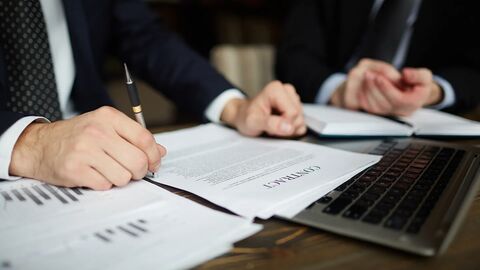 Từ vựng IELTS chủ đề Crime & Law – Toàn bộ từ vựng, collocation