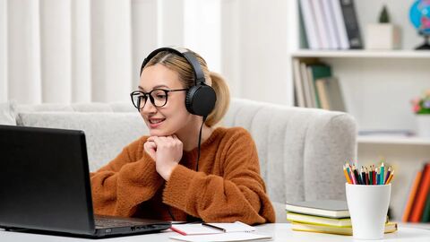 Chiến lược chinh phục IELTS Listening: Nghe chủ động và ghi chú thông minh