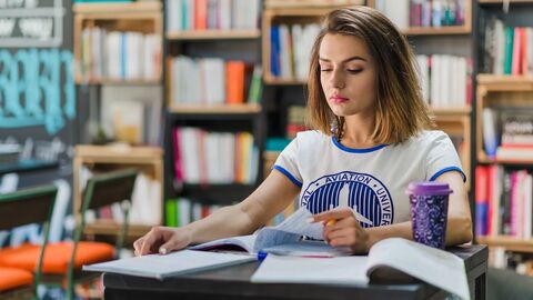 Giải mã dạng câu hỏi IELTS Reading: Từ True/False đến Matching Headings