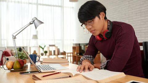 Mệnh đề trạng ngữ và vai trò trong tính logic của bài Writing