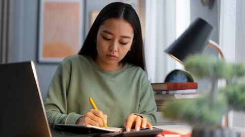 Inversion & Emphasis trong IELTS Writing – Có nên dùng để nâng band?