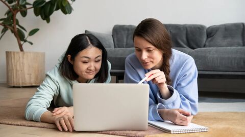 Prepositions trong ngữ cảnh học thuật – Dùng đúng để không mất điểm IELTS Writing