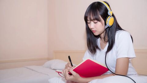 Bẫy paraphrase trong IELTS Listening: Nghe đúng ý, không dính bẫy từ