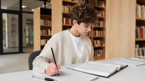 True / False / Not Given trong IELTS Reading: Tư duy so sánh để không mất điểm oan