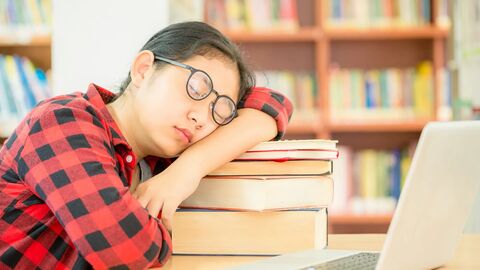 Nên thi IELTS hay TOEIC? Cách chọn kỳ thi tiếng Anh phù hợp với mục tiêu