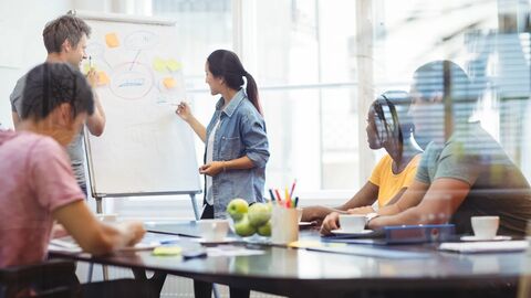 Crime – Sentence Transformation Practice for IELTS (Kèm bài tập chi tiết và ứng dụng thực tế)