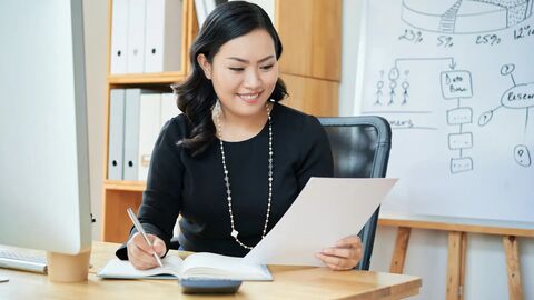 Work & Career – Gap-Fill Practice for IELTS (Từ cơ bản đến nâng cao, có đáp án chi tiết)