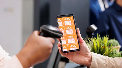 Advertising – Opinion Phrases trong IELTS: Diễn đạt quan điểm học thuật, tự nhiên và thuyết phục