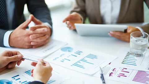 Paraphrase Data trong IELTS Writing Task 1: Làm chủ cách diễn đạt số liệu để nâng band toàn diện