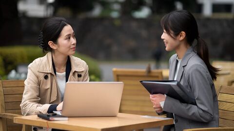 Linking Words trong IELTS: Sử dụng từ nối để viết mạch lạc và thuyết phục