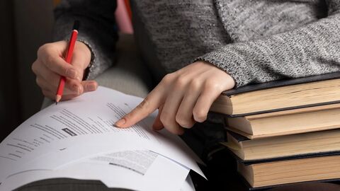 Thesis Statement trong IELTS Writing Task 2: Nền tảng quyết định band điểm mà nhiều thí sinh xem nhẹ