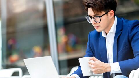 Technology trong IELTS Speaking Part 1: Cách trả lời tự nhiên và thể hiện tư duy hiện đại